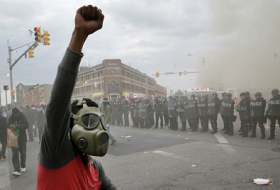 Филадельфия: 600 человек выступили против полицейского насилия